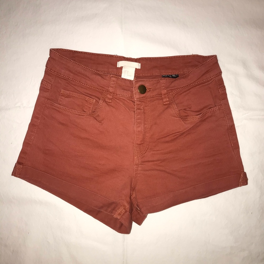 🌼3/$30 H&M Coral Shorts - Picture 2 of 3